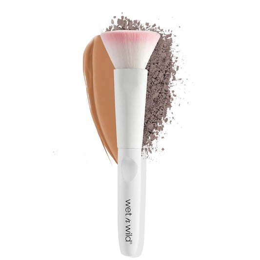 Wet n Wild Kabuki Brush, with a flat top suitable for all formulas. It features densely packed synthetic bristles and an ergonomic handle for comfortable control.