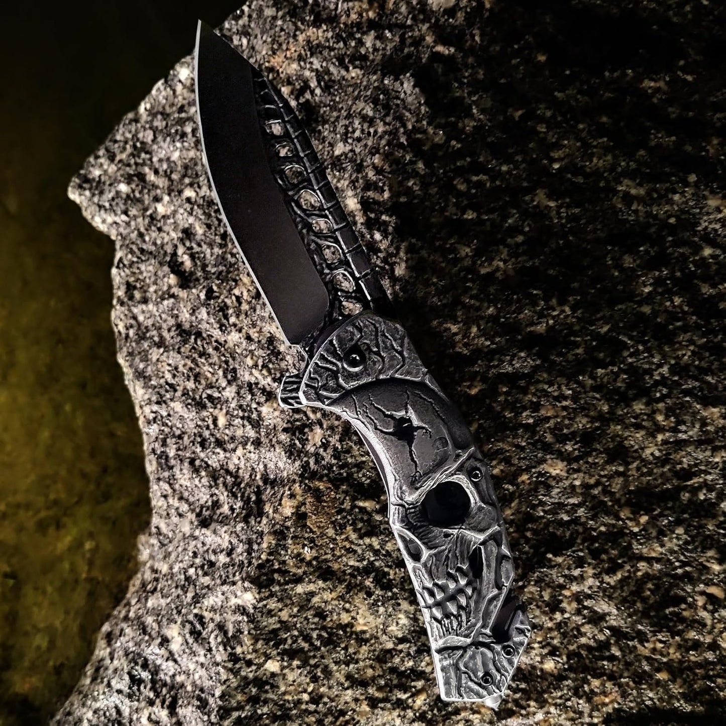 Pocket Knife, Cool SKULL Pocket Folding Knife with Seatbelt cutter & Window Breaker, Great festival Christmas Gift EDC knife For Men Outdoor Survival Camping (Stone-wash)
